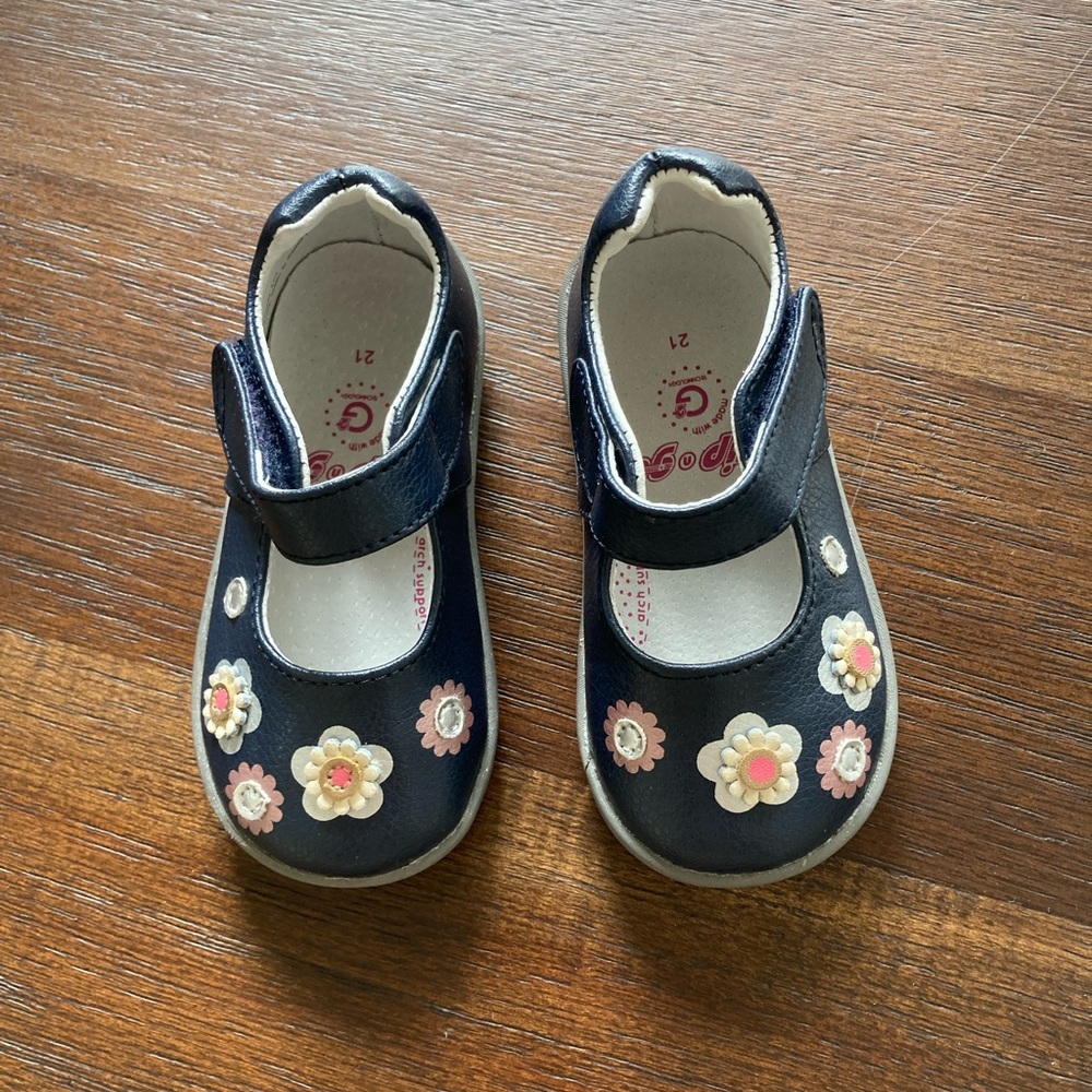 Pediped toddler soft sole shoes size 5.5